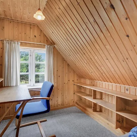4 Bedroom Cozy In Fan Holiday home Sonderho